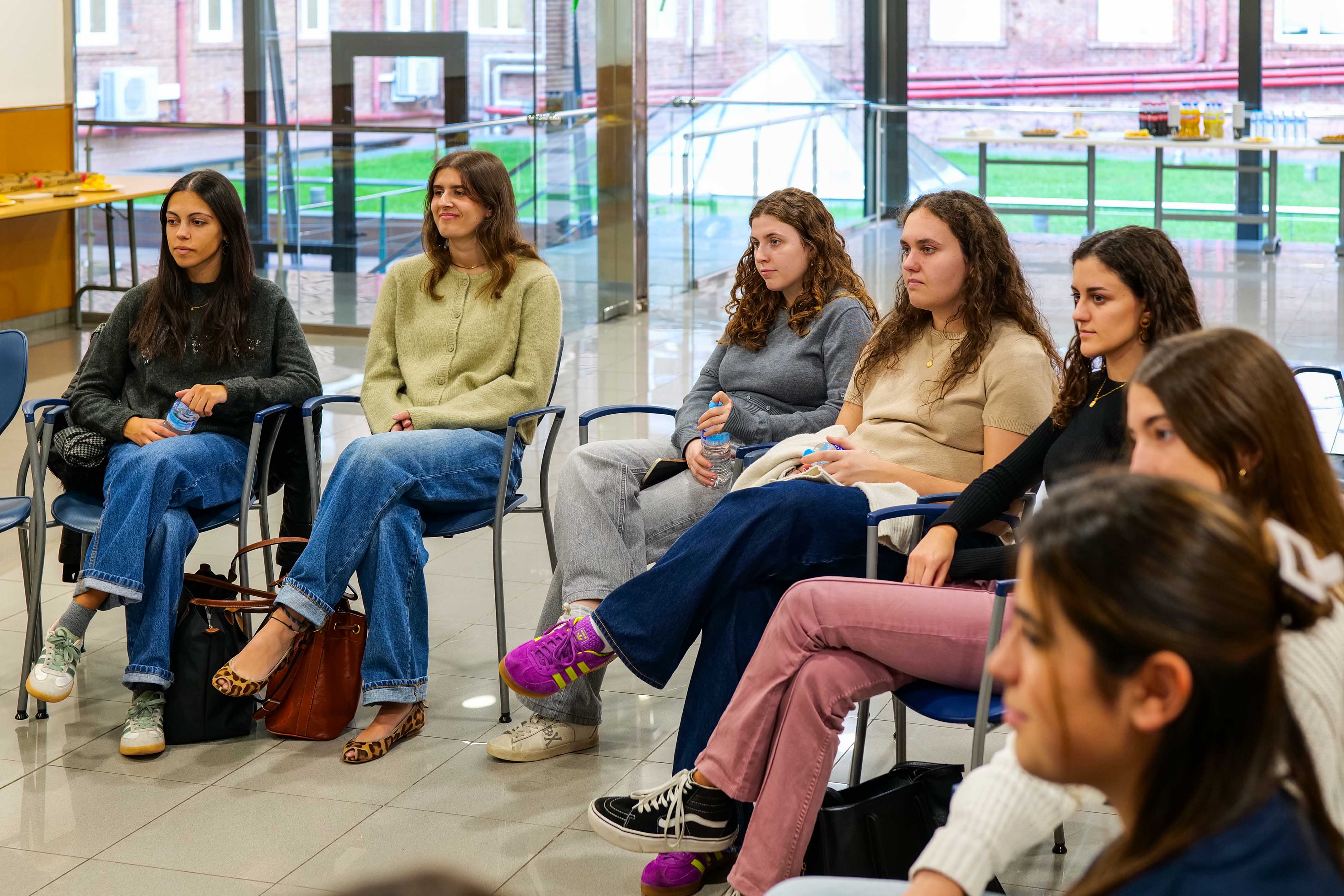 STEM4her inaugura “Converses que inspiren” amb la Dra. Rosa Nomen, una figura clau en la trajectòria d’IQS - Imagen 4